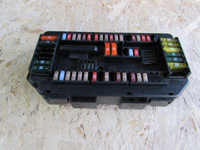BMW Front Engine Bay Fuse Box Power Distribution Control Module 61149224879 2, 3, 4, X Series2